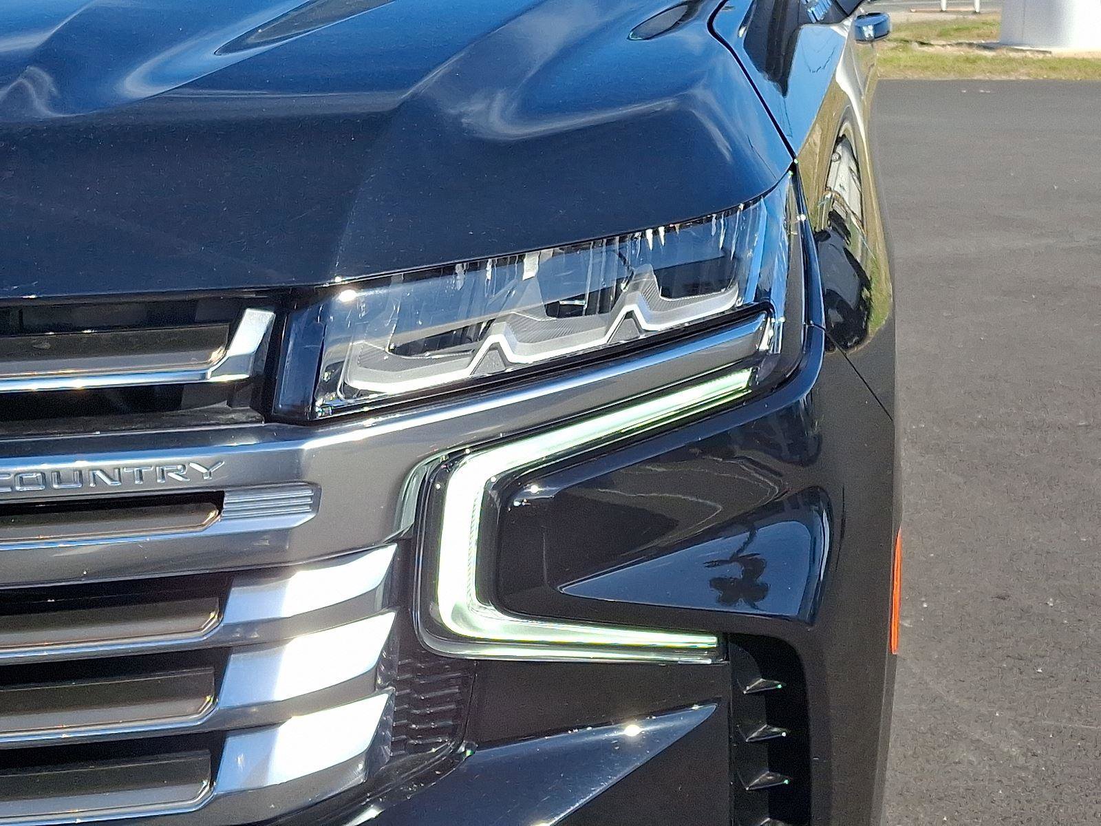 Used 2023 Chevrolet Suburban High Country image 8