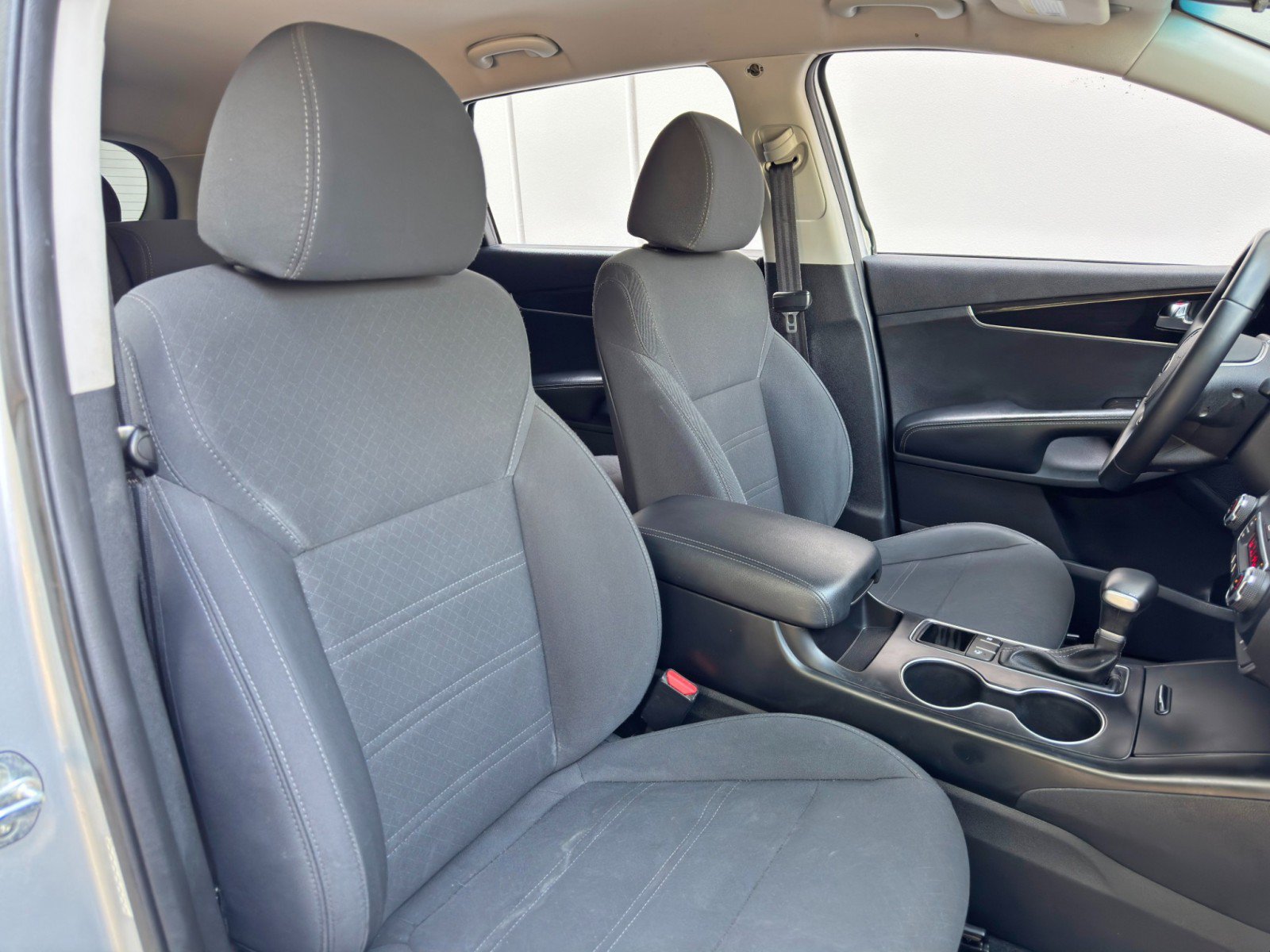 Used 2020 Kia Sorento S FWD image 33