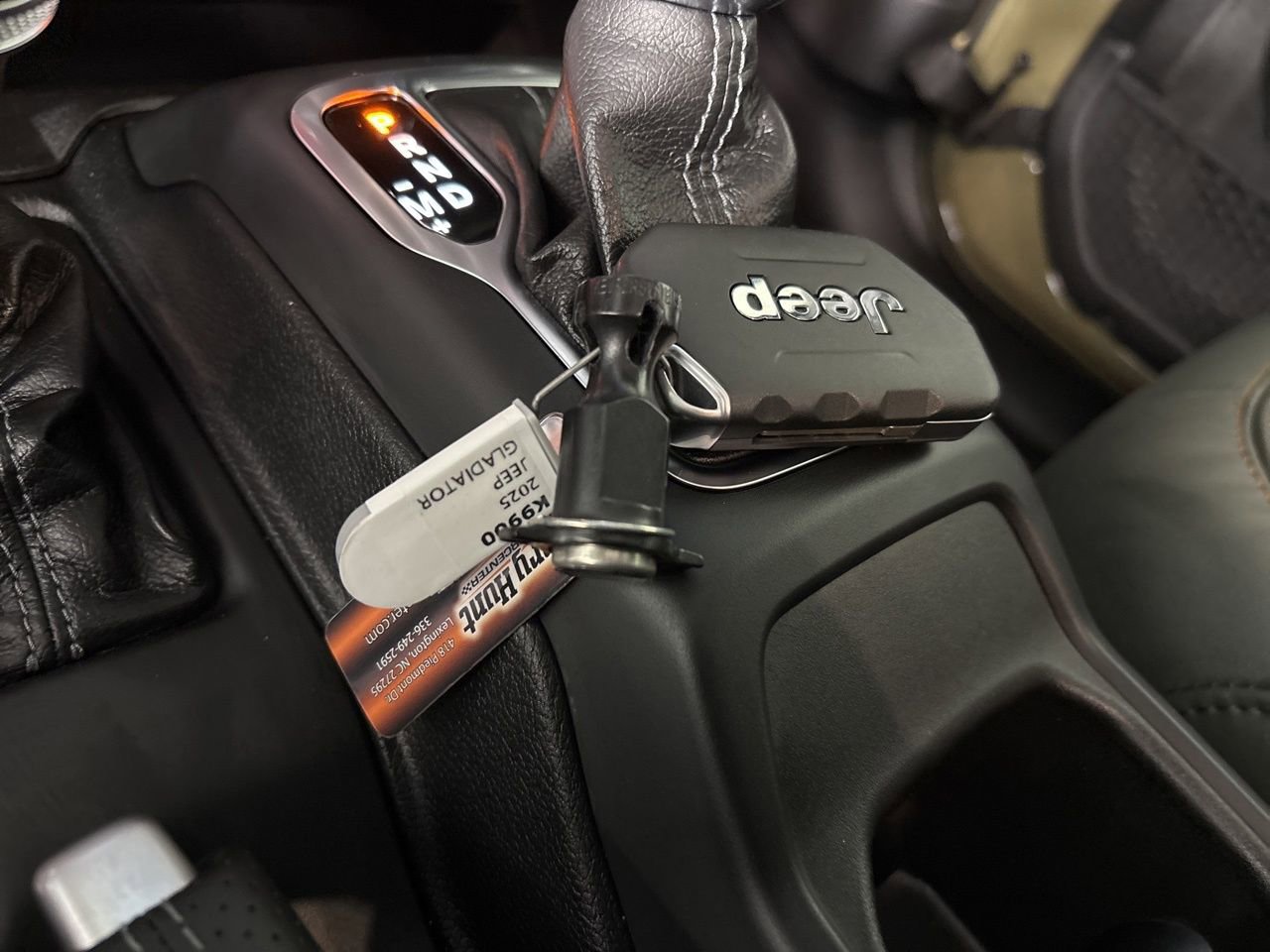 Used 2025 Jeep Gladiator Mojave w/ Convenience Group image 17