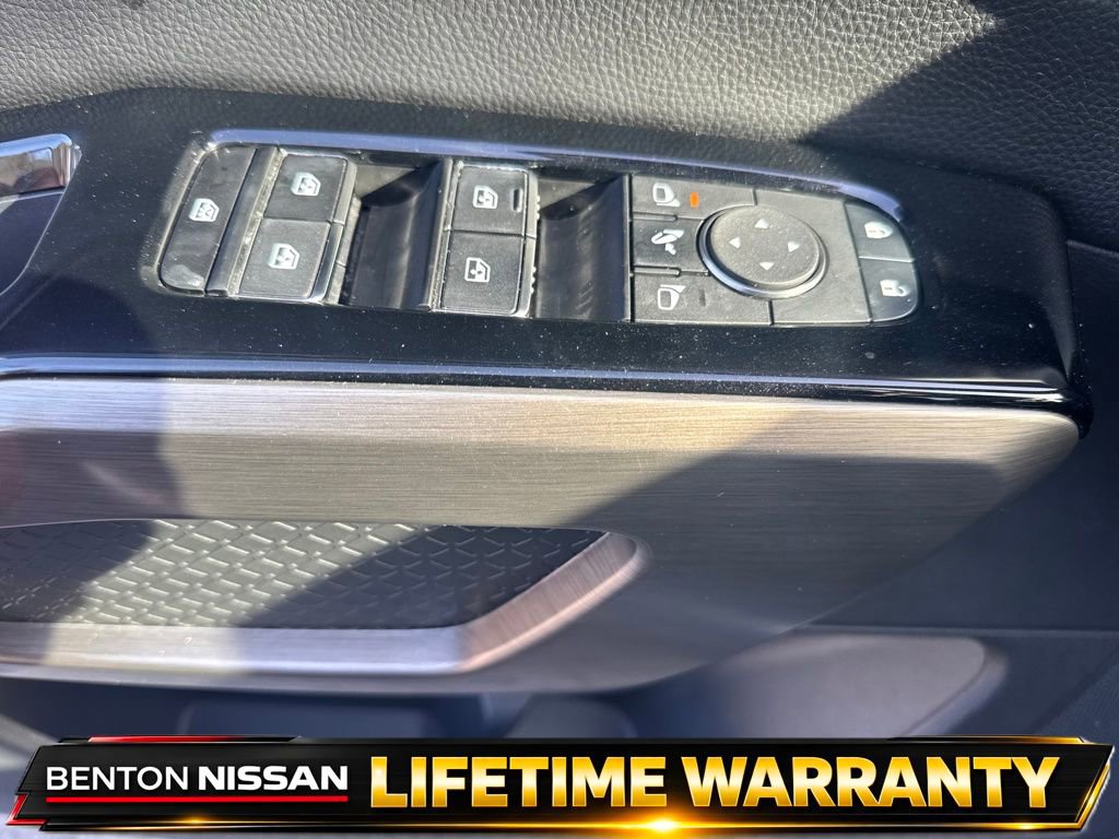 Used 2024 Nissan Pathfinder Platinum w/ Cargo Package image 12