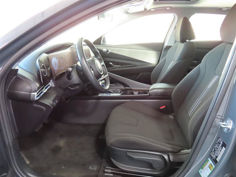 Used 2025 Hyundai Elantra SEL FWD image 14