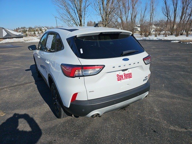 Used 2020 Ford Escape SE Sport image 3