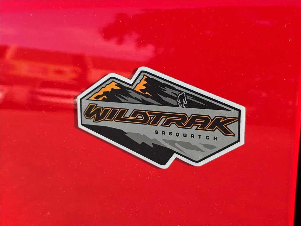 Used 2023 Ford Bronco Wildtrak image 8