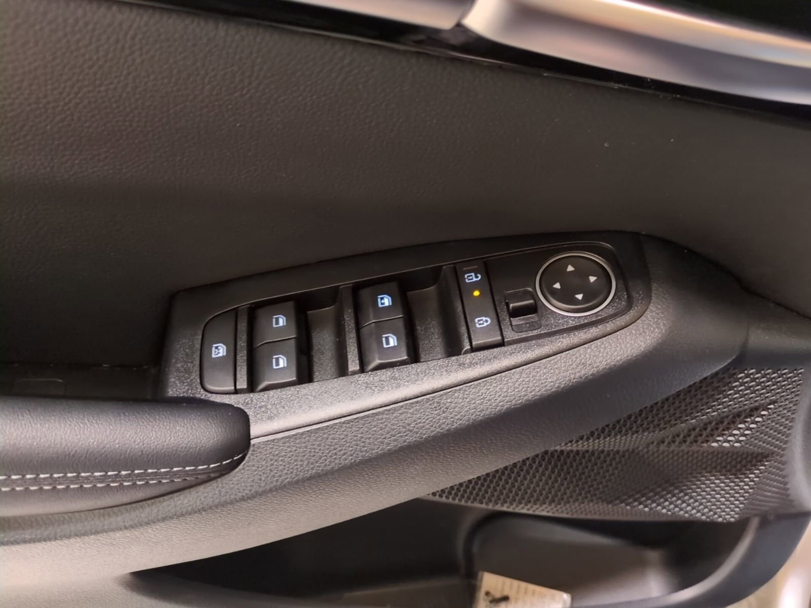 Certified 2024 Kia Seltos S image 17