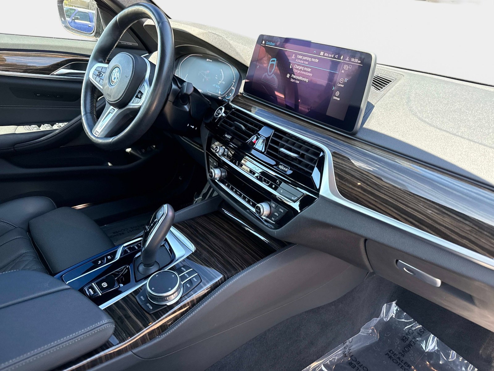 Used 2023 BMW 530e w/ M Sport Package image 25