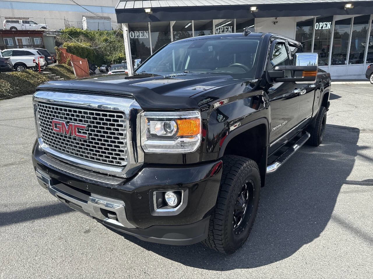 Used 2015 GMC Sierra 3500 Denali image 1
