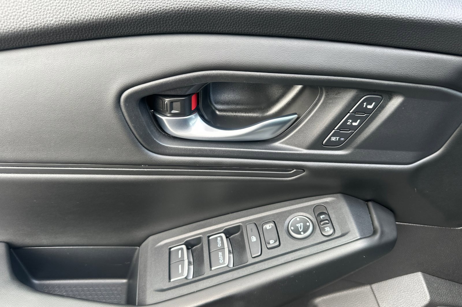 Used 2024 Honda Accord EX-L image 10