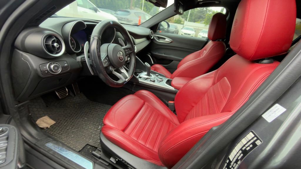 Used 2022 Alfa Romeo Giulia Veloce image 7
