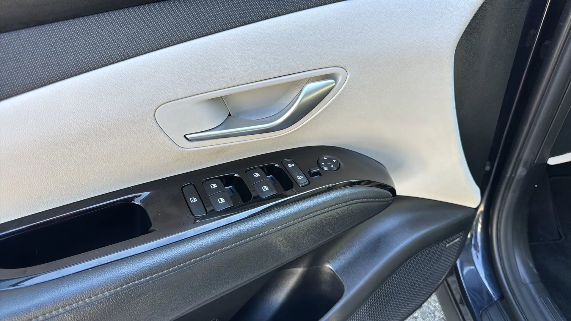 Used 2022 Hyundai Tucson Limited image 23