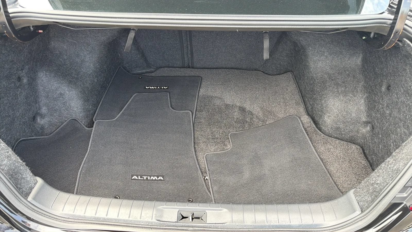 Used 2018 Nissan Altima 2.5 SR FWD image 20