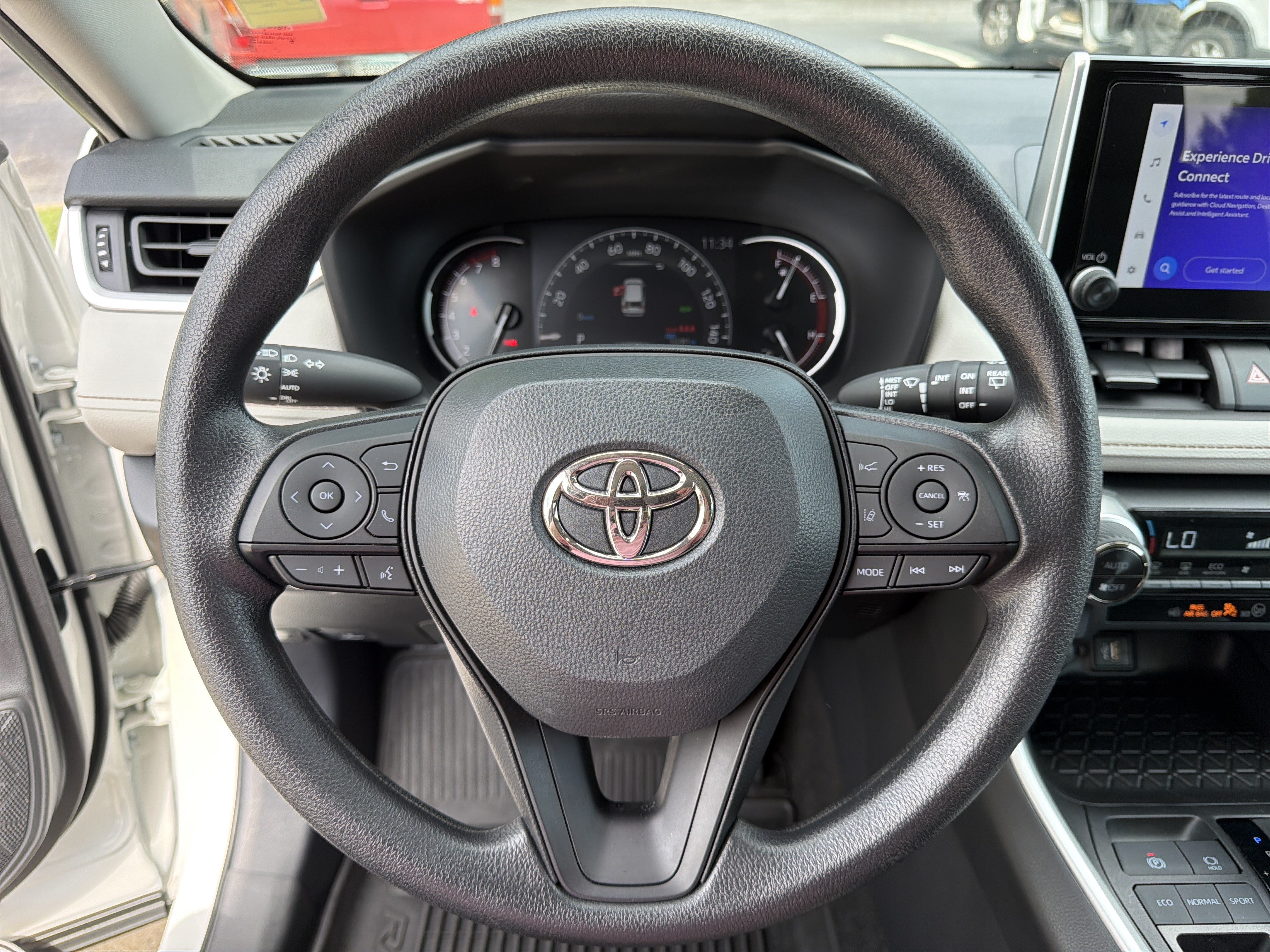 Used 2024 Toyota RAV4 XLE FWD image 22