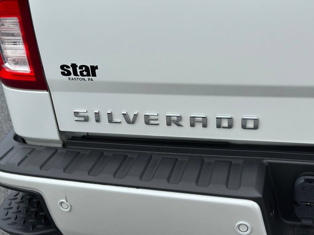 Certified 2017 Chevrolet Silverado 1500 LTZ Z71 w/ LTZ Plus Package AWD/4WD image 43