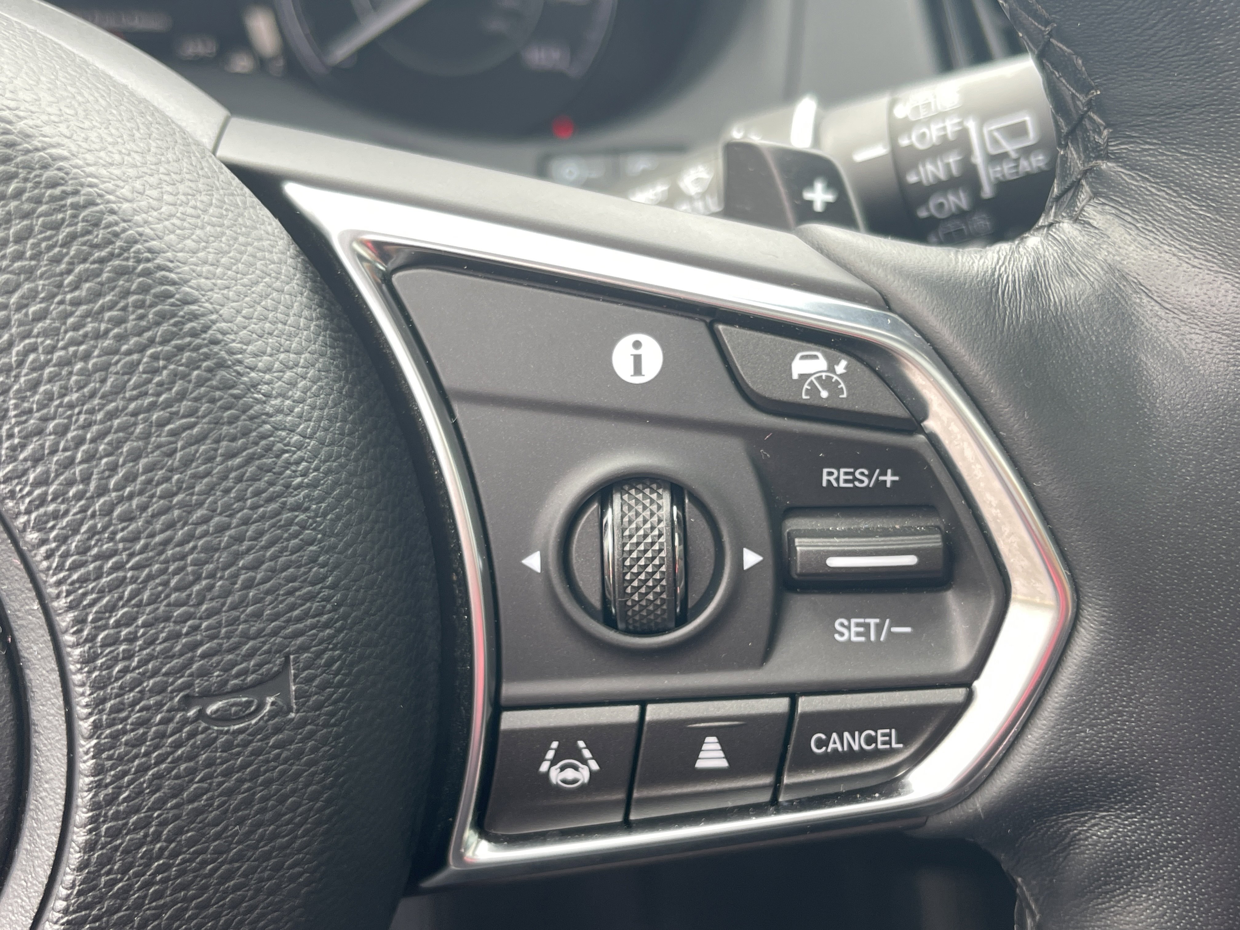 Used 2024 Acura RDX w/Advance Package image 19