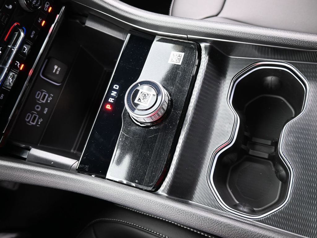 Used 2025 Jeep Grand Cherokee Limited image 25