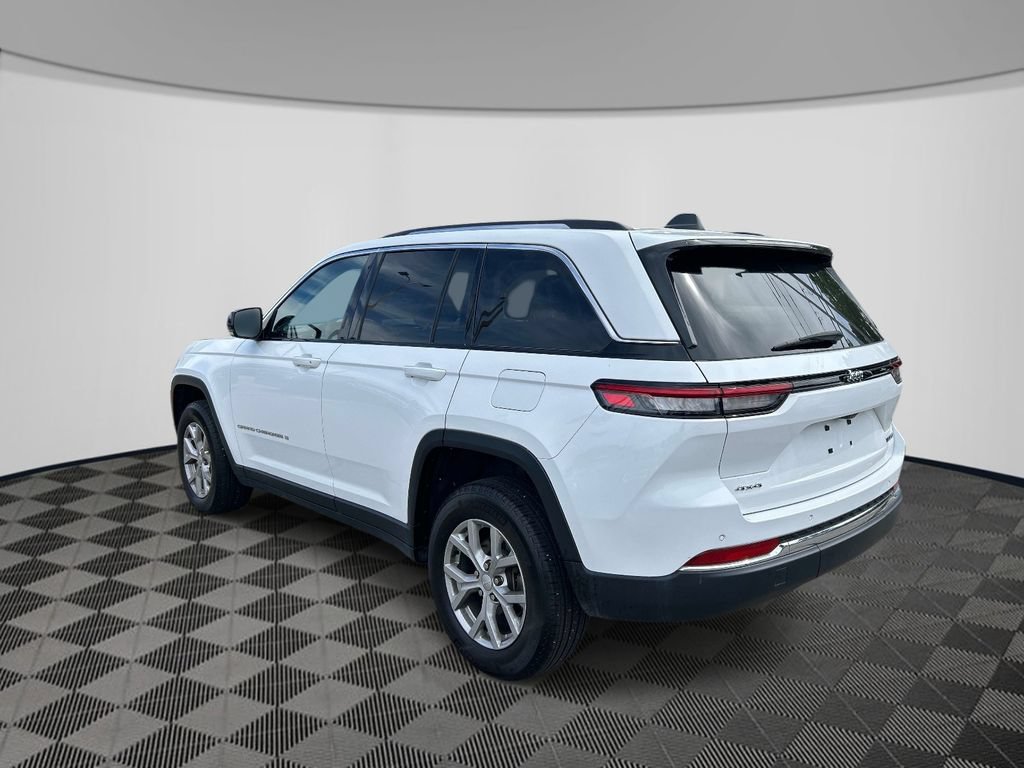 Used 2023 Jeep Grand Cherokee Limited AWD/4WD image 3