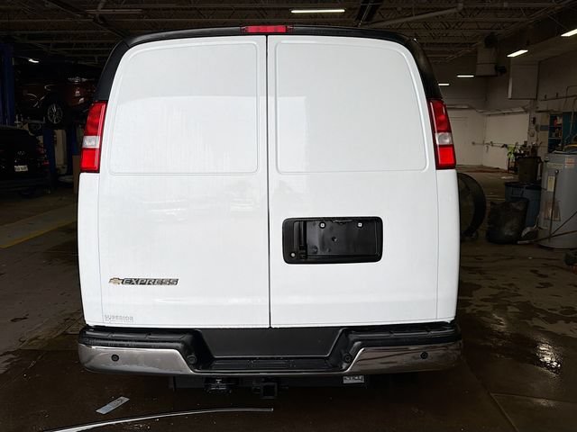 New 2025 Chevrolet Express 2500 Extended w/ Driver Convenience Package RWD image 9