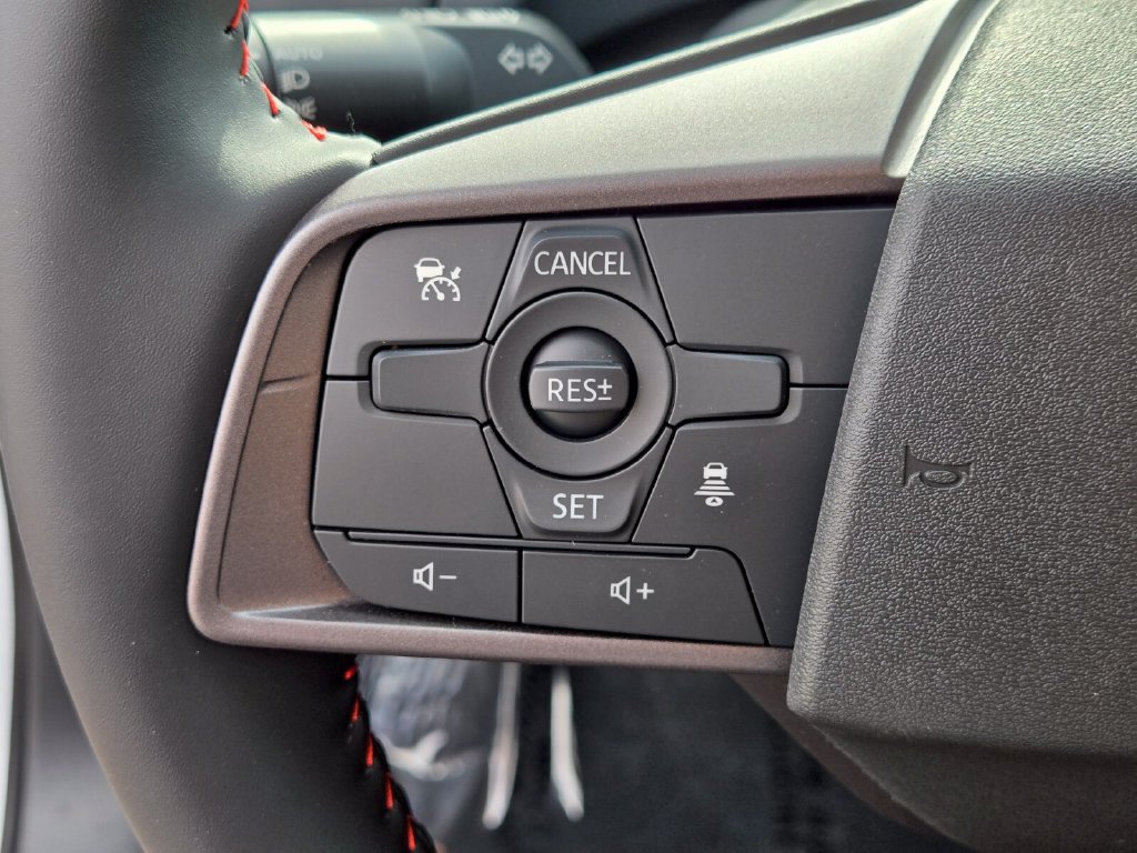 New 2027 Nissan Sentra SR w/ Floor Mat Package FWD image 31