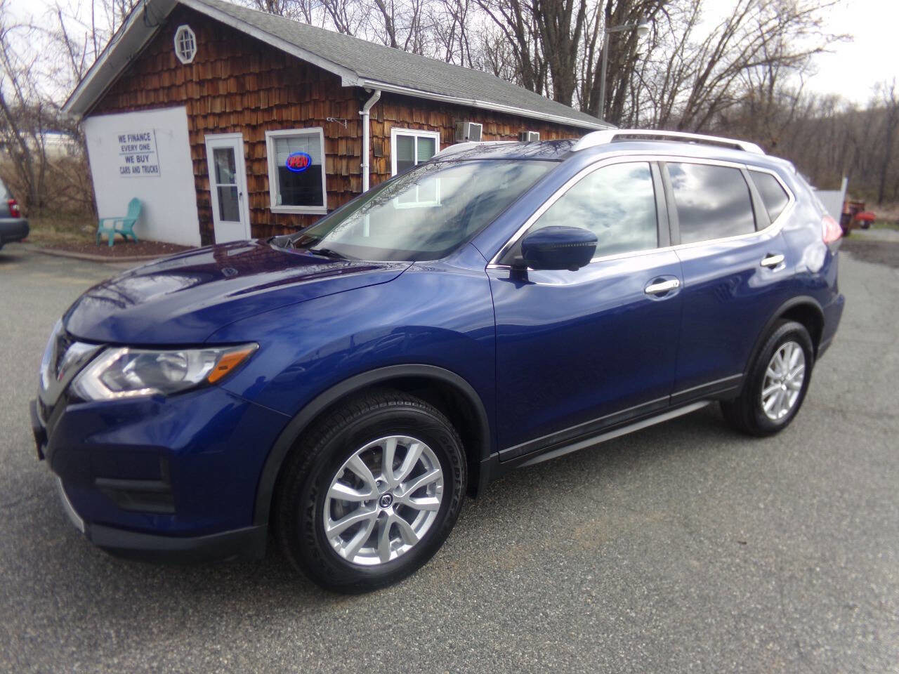 Used 2018 Nissan Rogue SV w/ Premium Package AWD/4WD image 1