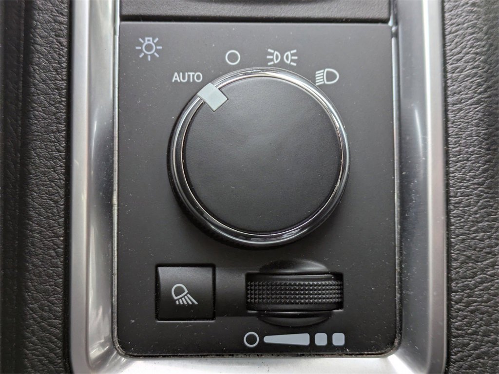 Used 2024 RAM 1500 Classic SLT image 25