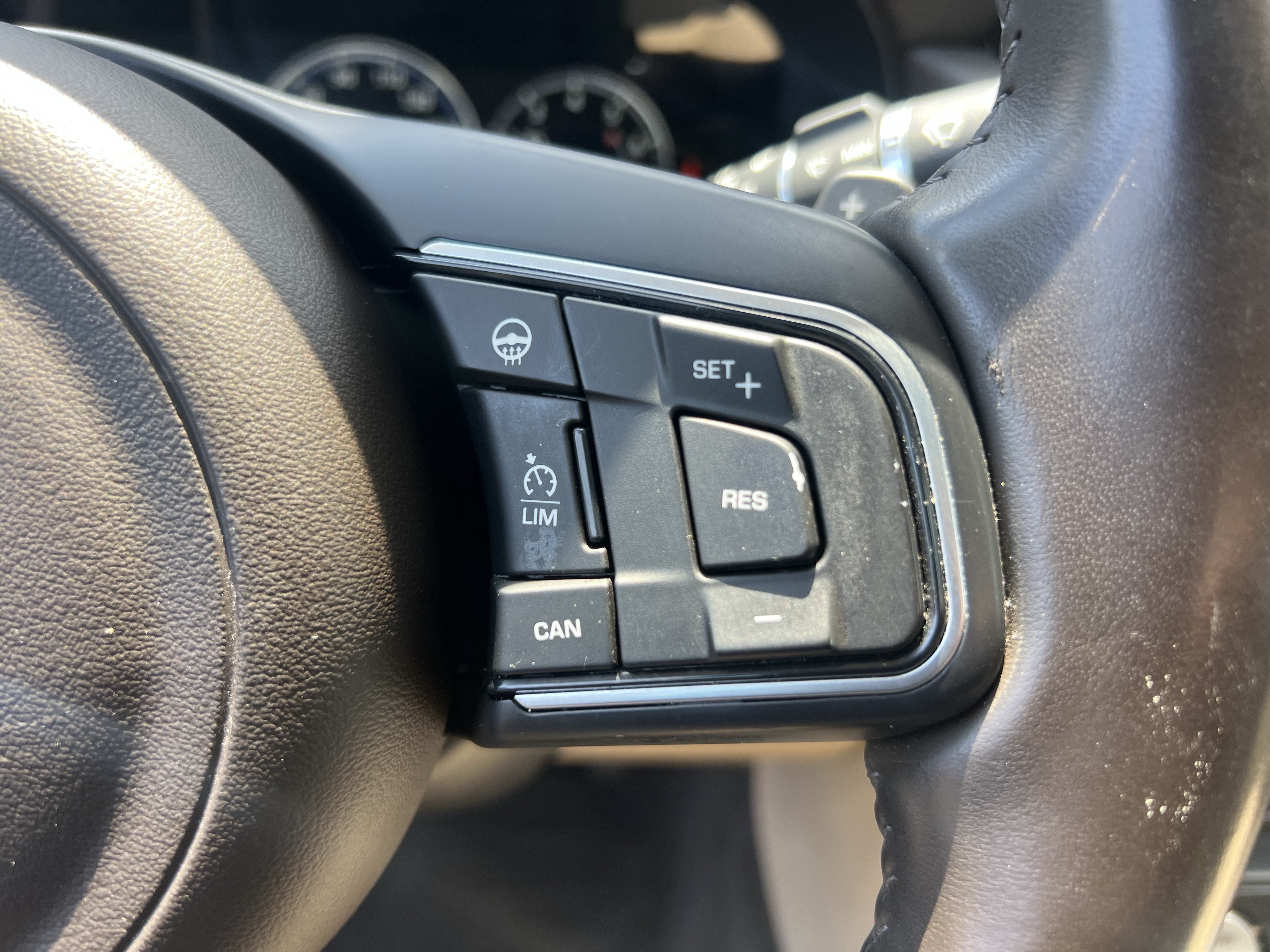 Used 2017 Jaguar XF Prestige RWD image 23