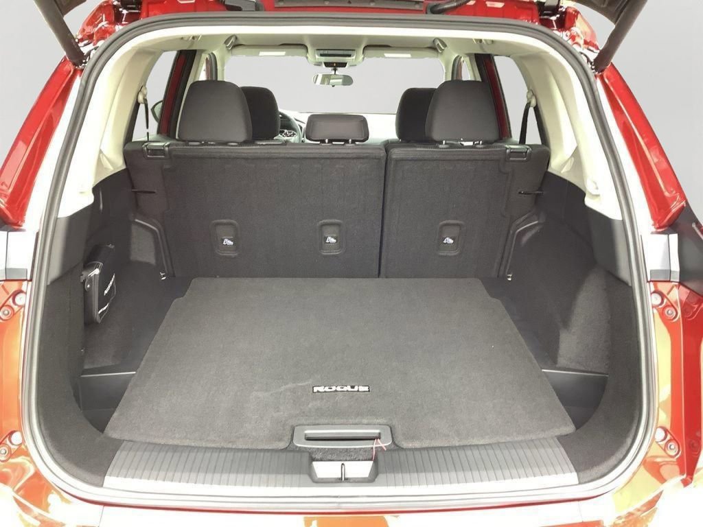 Used 2026 Nissan Rogue SV image 14