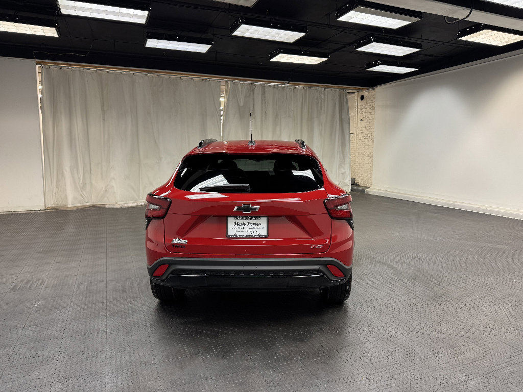 New 2026 Chevrolet Trax RS w/ Sunroof Package FWD image 4