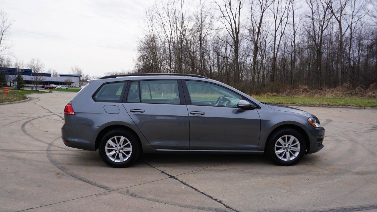 Used 2015 Volkswagen Golf S FWD image 6