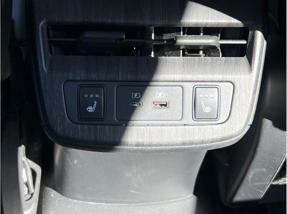 Used 2023 Nissan Ariya FWD image 10