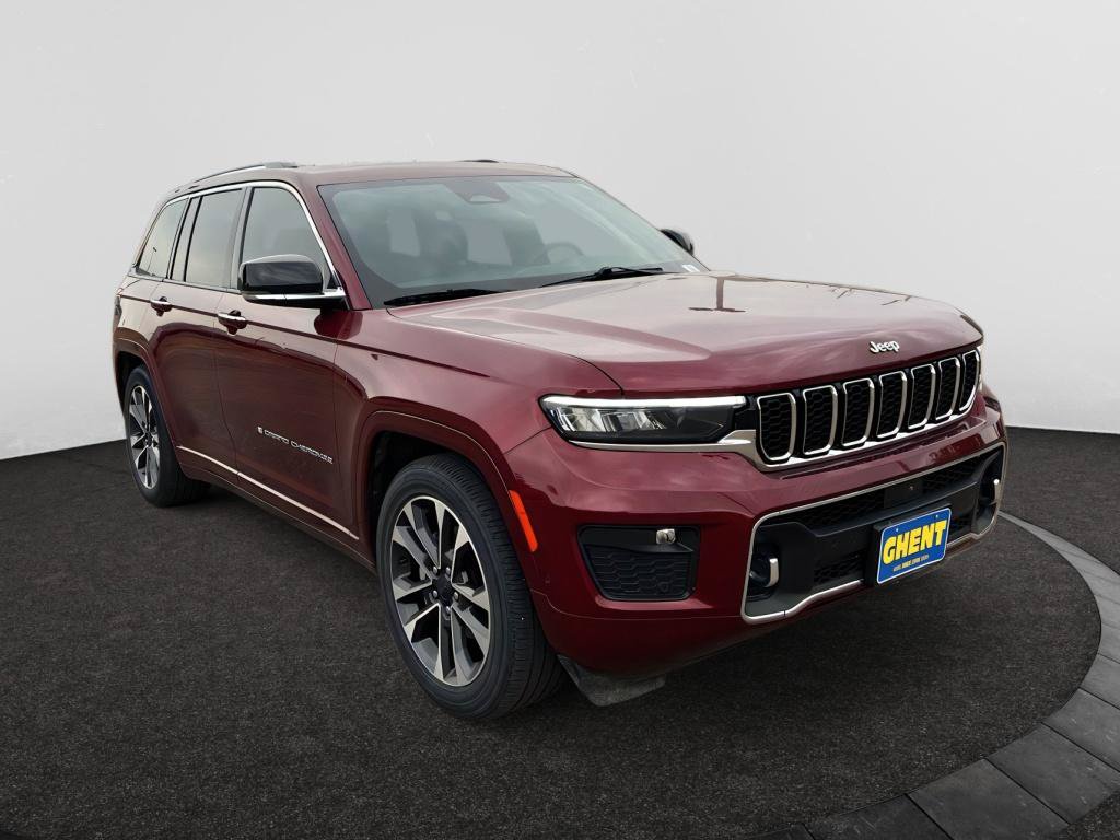 Used 2024 Jeep Grand Cherokee Overland w/ Trailer Tow Package AWD/4WD image 4