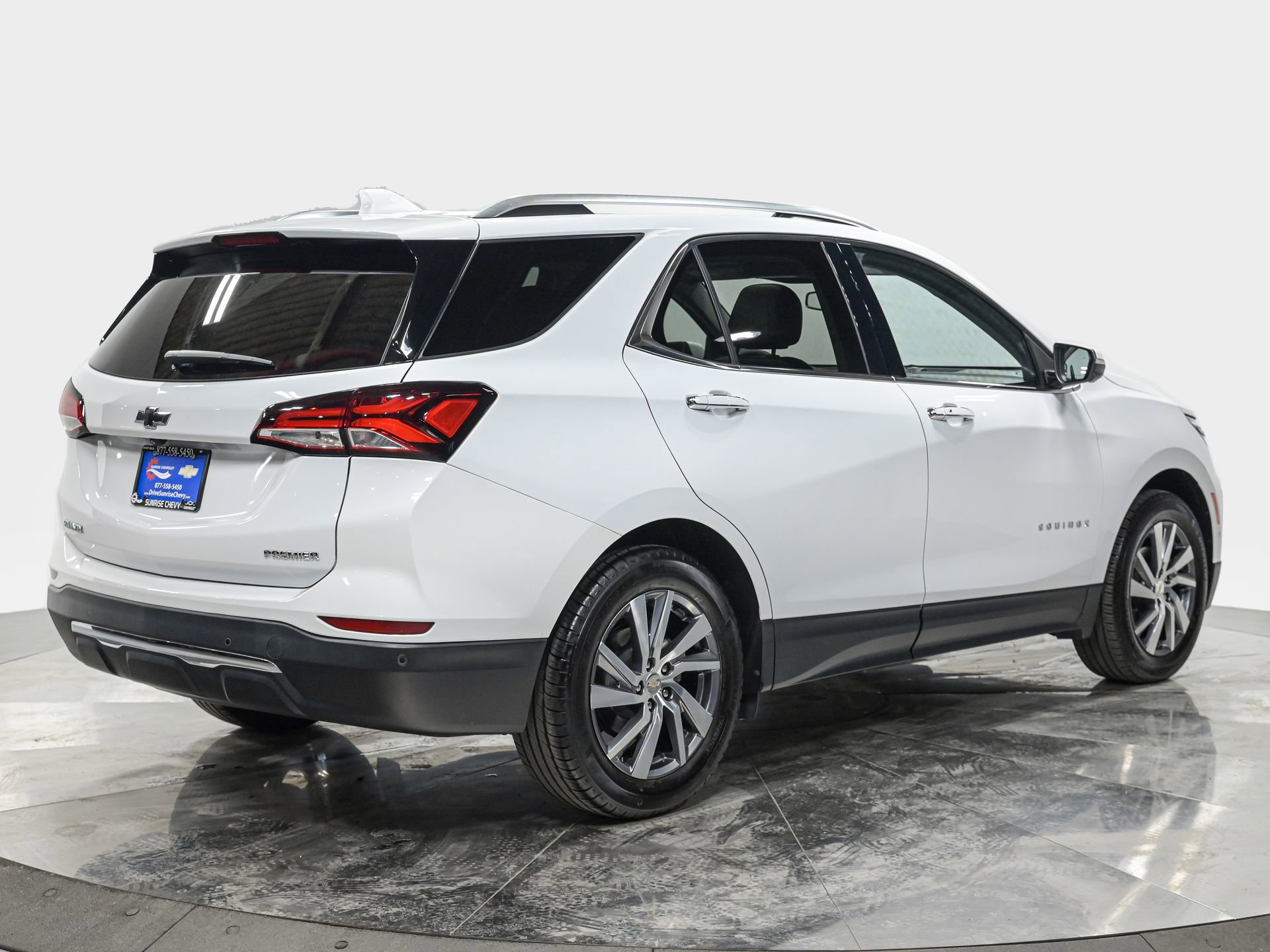 Used 2023 Chevrolet Equinox Premier FWD image 7