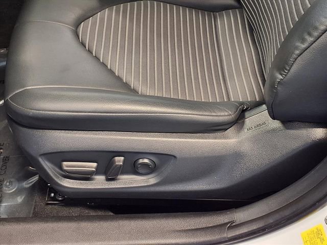 Used 2024 Toyota Camry SE FWD image 5