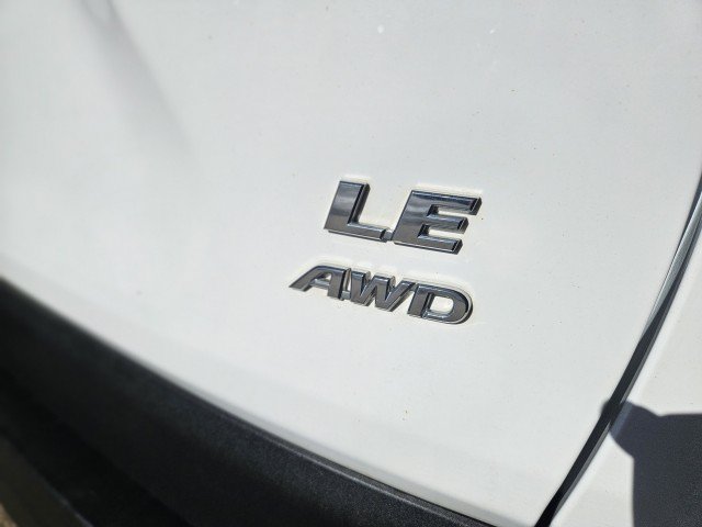 Used 2020 Toyota RAV4 LE w/ All Weather Liner Package AWD/4WD image 26