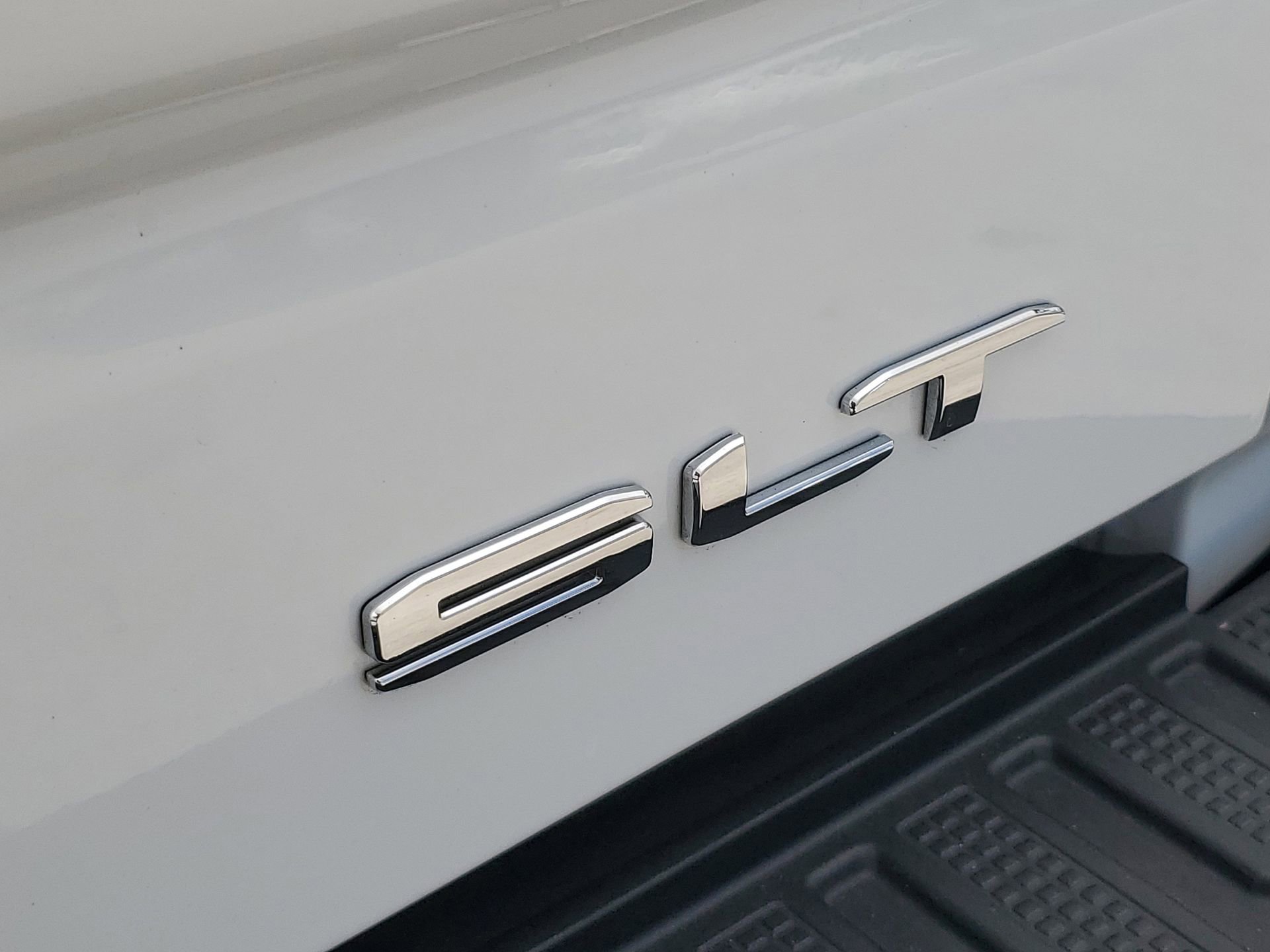 Used 2024 GMC Sierra 1500 SLT w/ SLT Premium Plus Package image 7