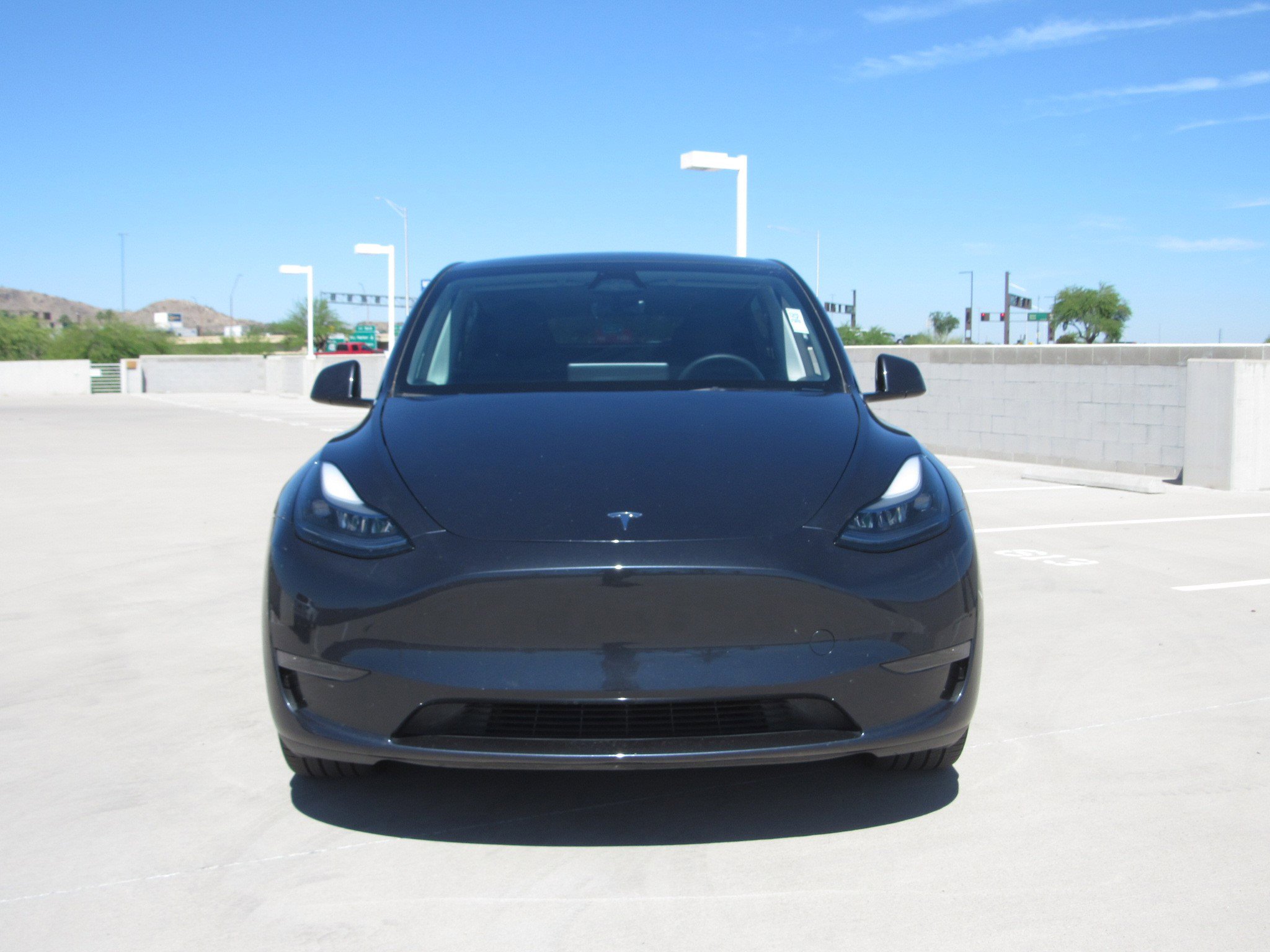 Used 2024 Tesla Model Y 2WD image 3