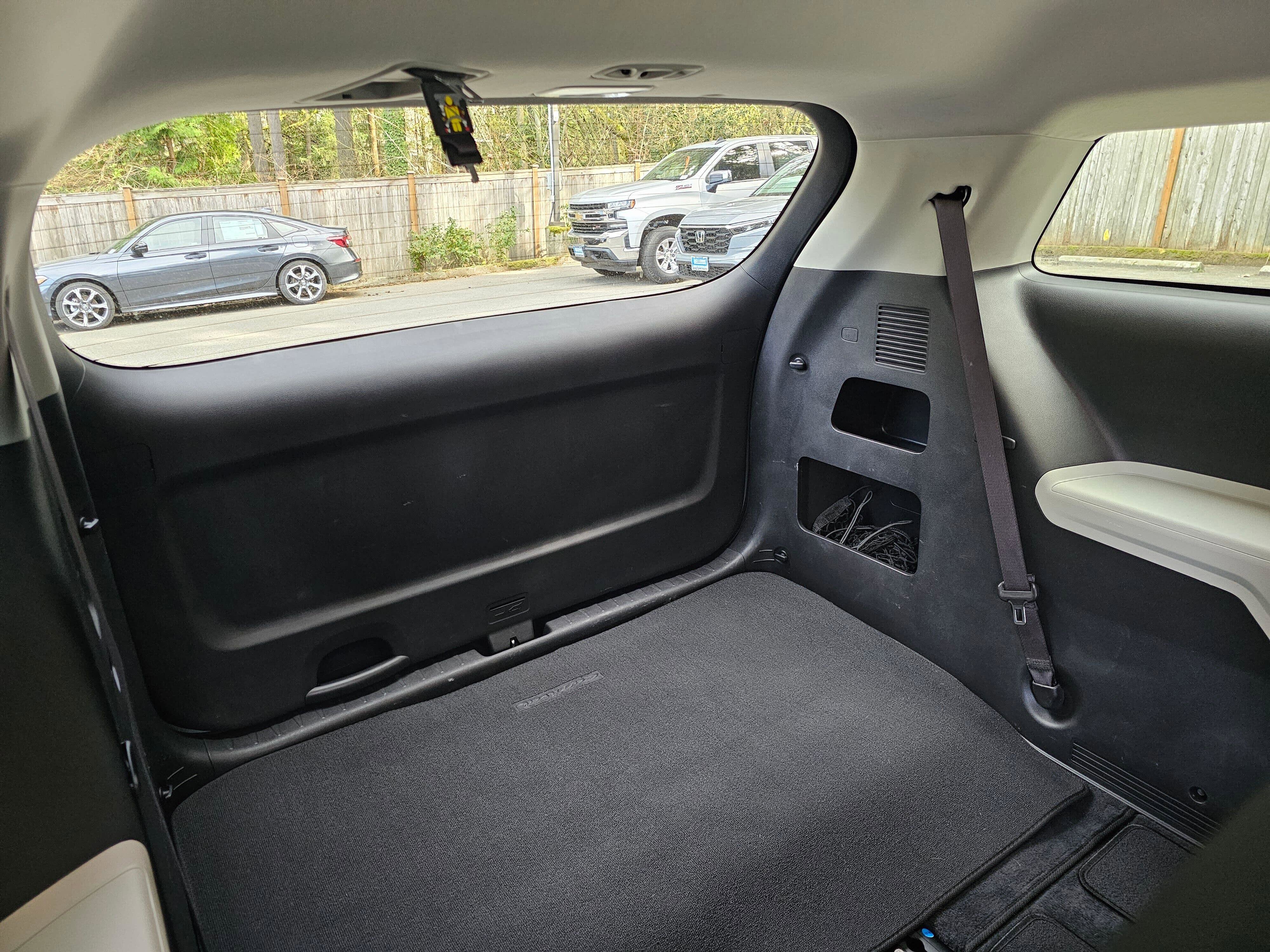 Used 2022 Kia Carnival LX FWD image 13