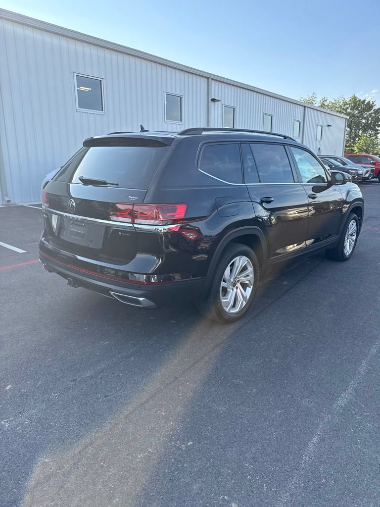 Used 2023 Volkswagen Atlas SE AWD/4WD image 3