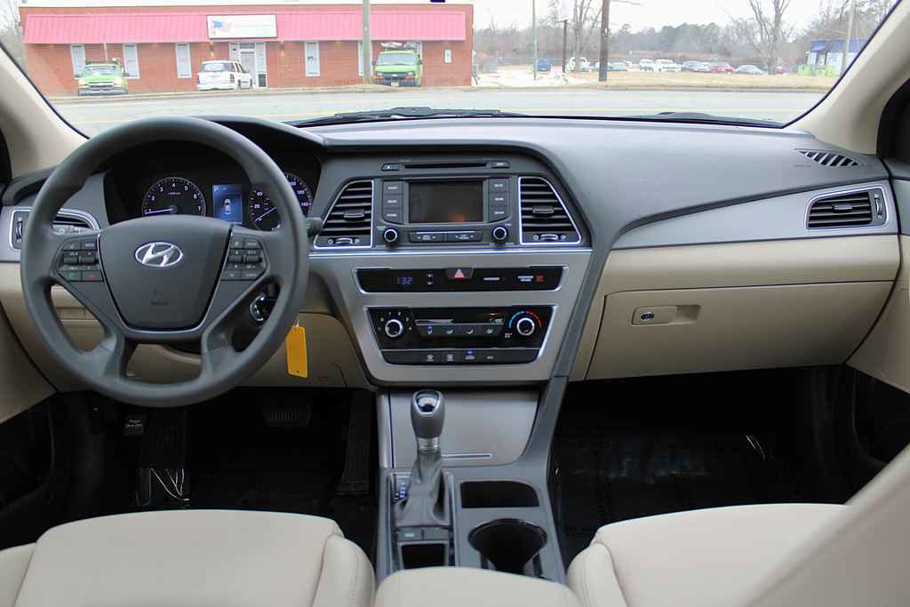 Used 2015 Hyundai Sonata SE w/ Option Group 09 image 11