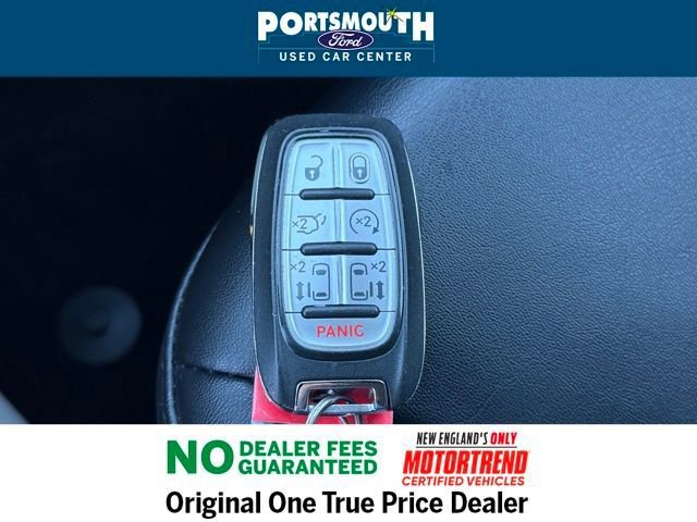 Used 2024 Chrysler Pacifica Touring-L image 14