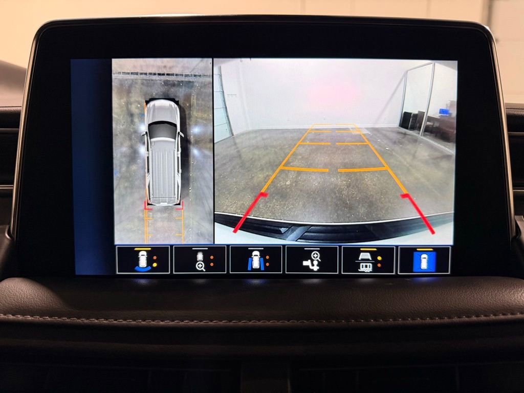 Used 2023 Chevrolet Suburban High Country image 26