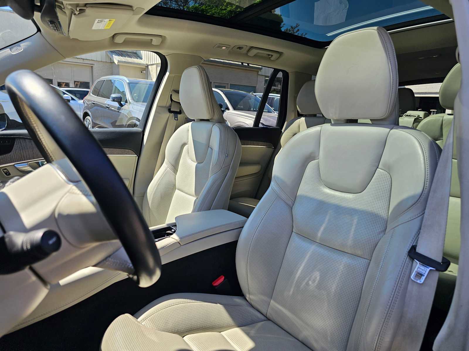 Used 2023 Volvo XC90 B6 Ultimate w/ Protection Package Premier AWD/4WD image 25