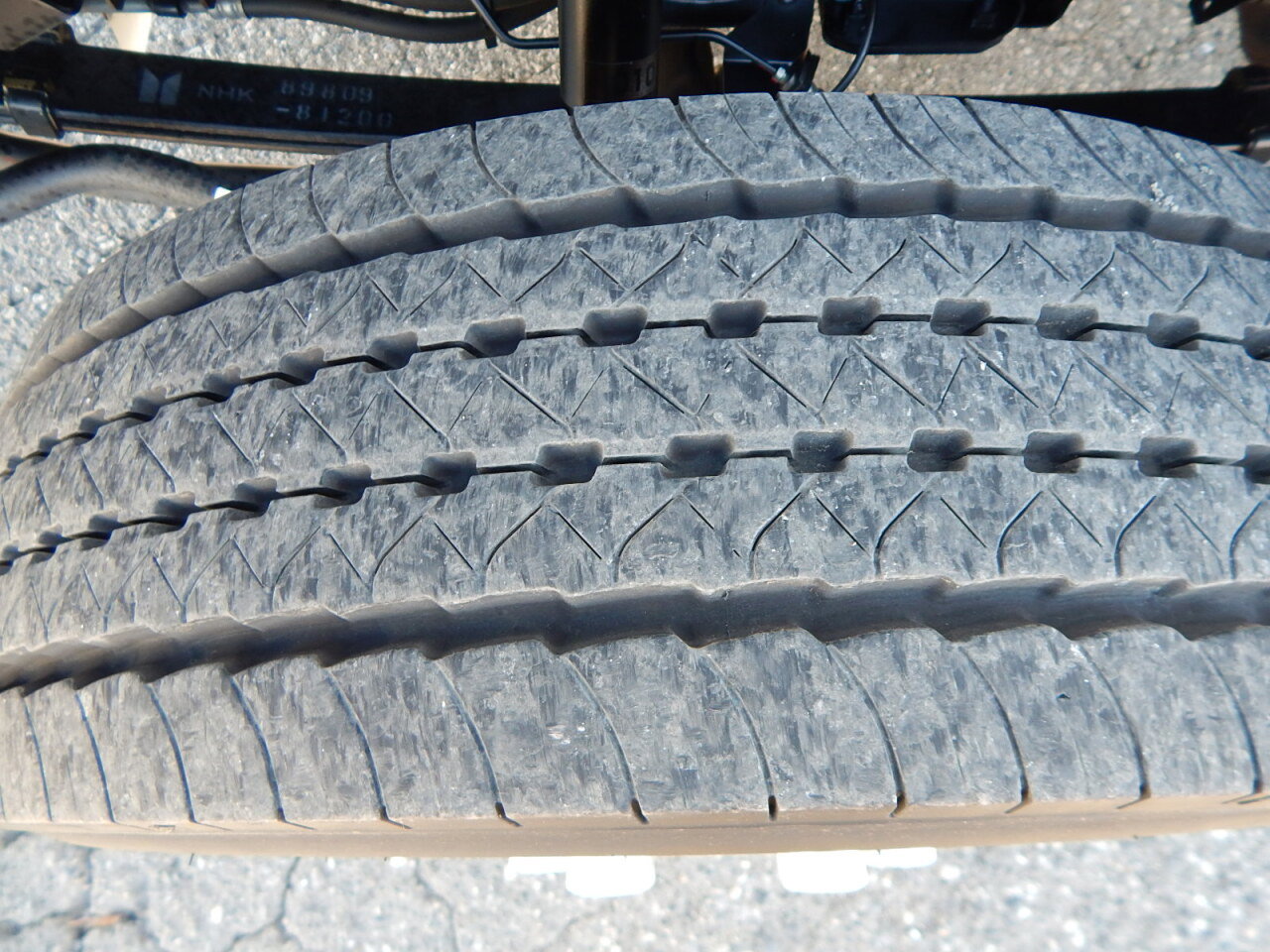 Used 2024 Isuzu NPR image 29