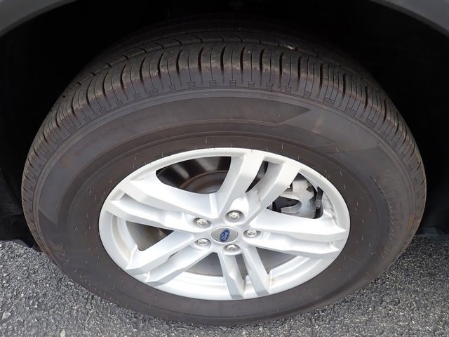 Used 2023 Ford Explorer XLT image 12