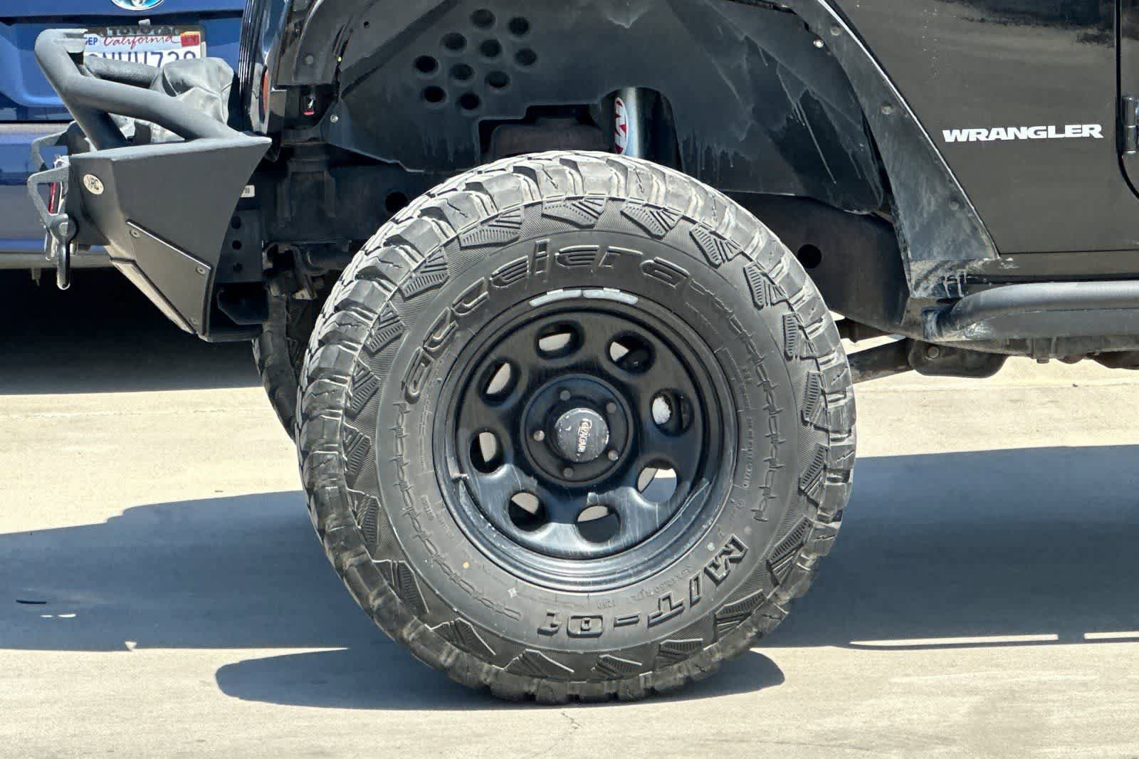 Used 2007 Jeep Wrangler Rubicon w/ Dual Top Group AWD/4WD image 11
