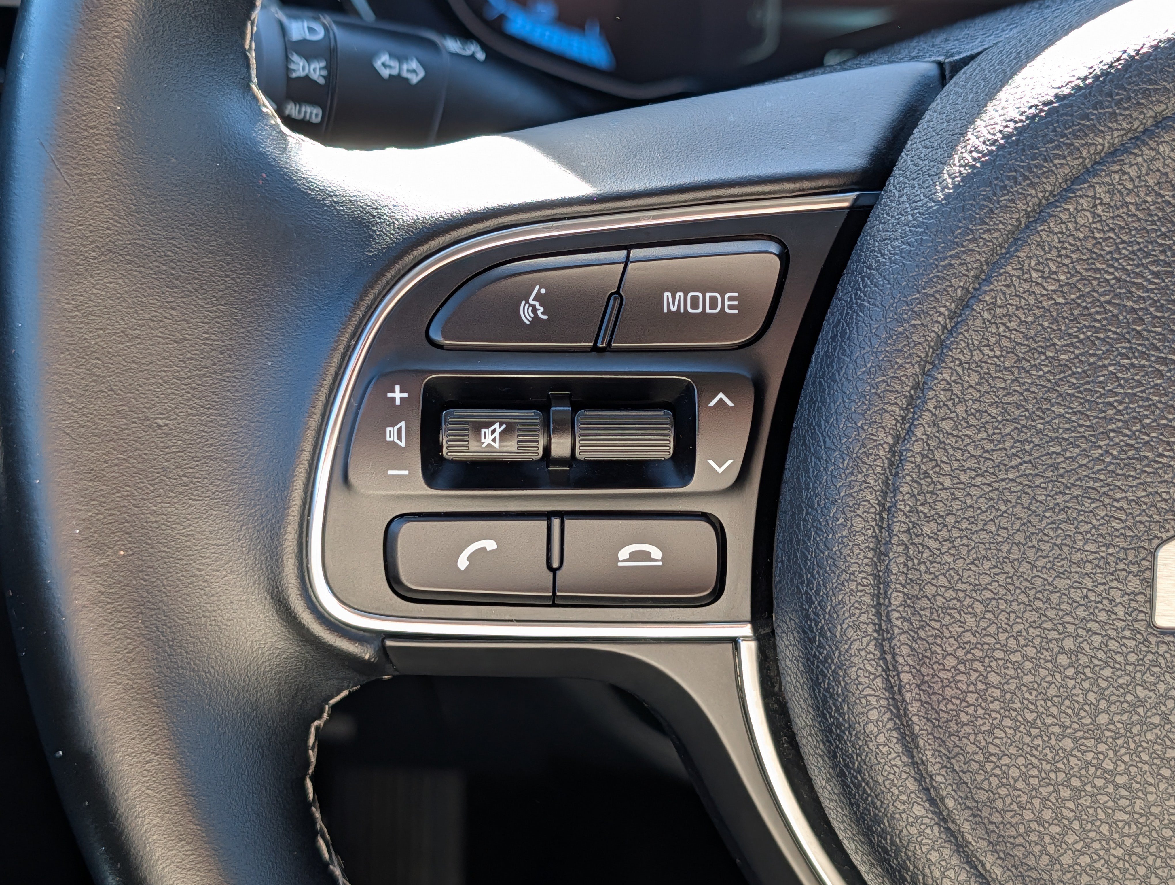 Certified 2022 Kia Niro LXS w/ Digital Cluster Package FWD image 30