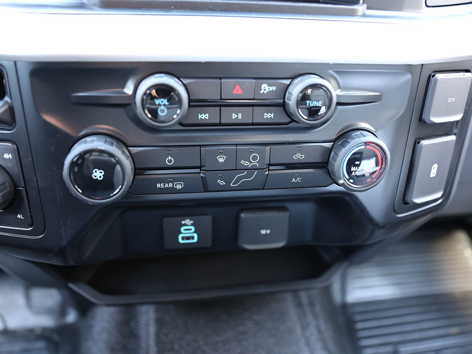 New 2026 Ford F250 XL w/ FX4 Off-Road Package image 28