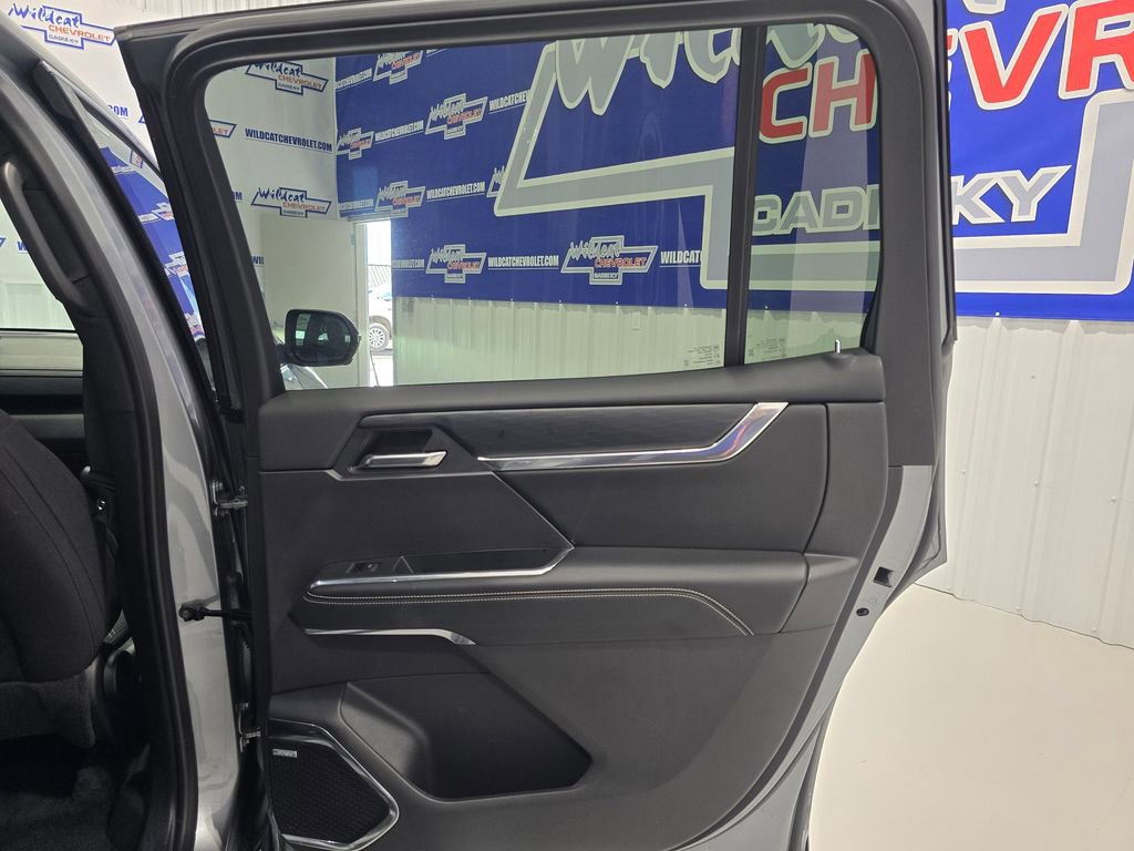 Used 2025 GMC Acadia Elevation image 25