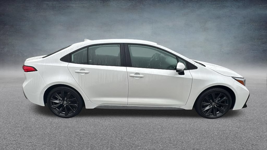Used 2025 Toyota Corolla SE FWD image 31