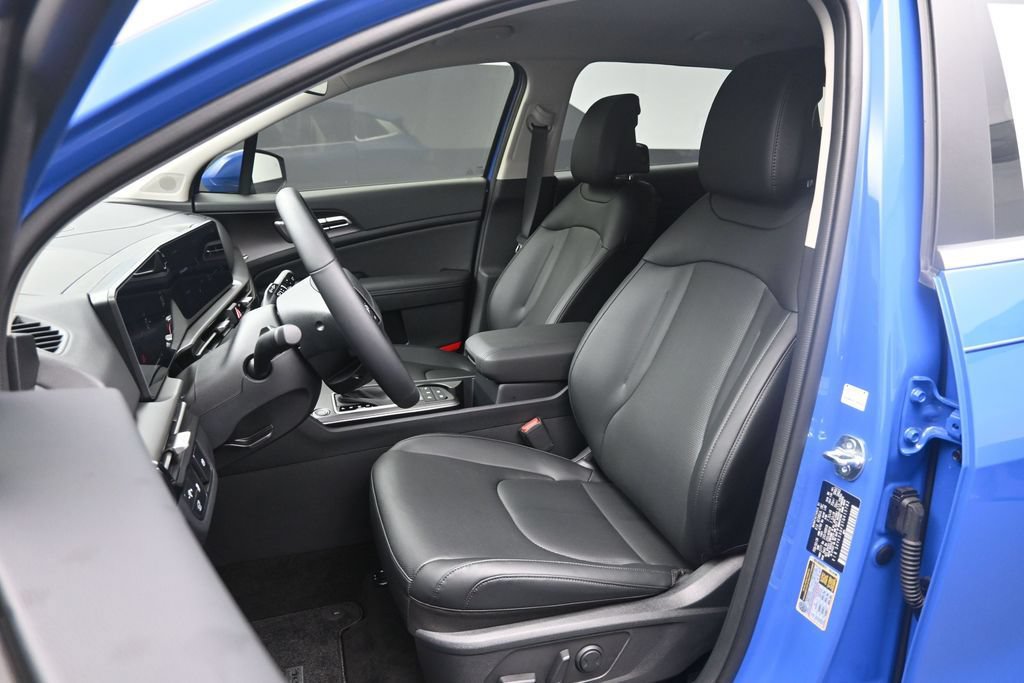 Used 2026 Kia Sportage EX FWD image 19