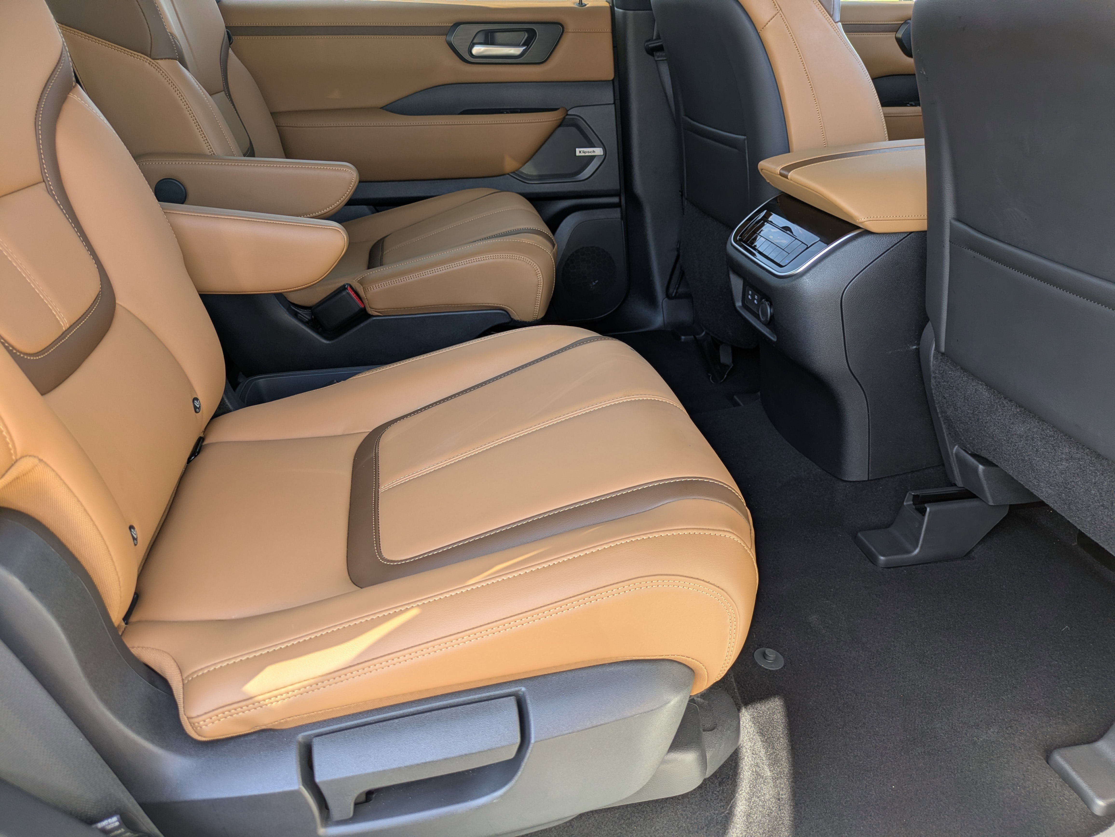 Used 2025 Nissan Armada SL w/ Captain's Chari Seat Package image 13