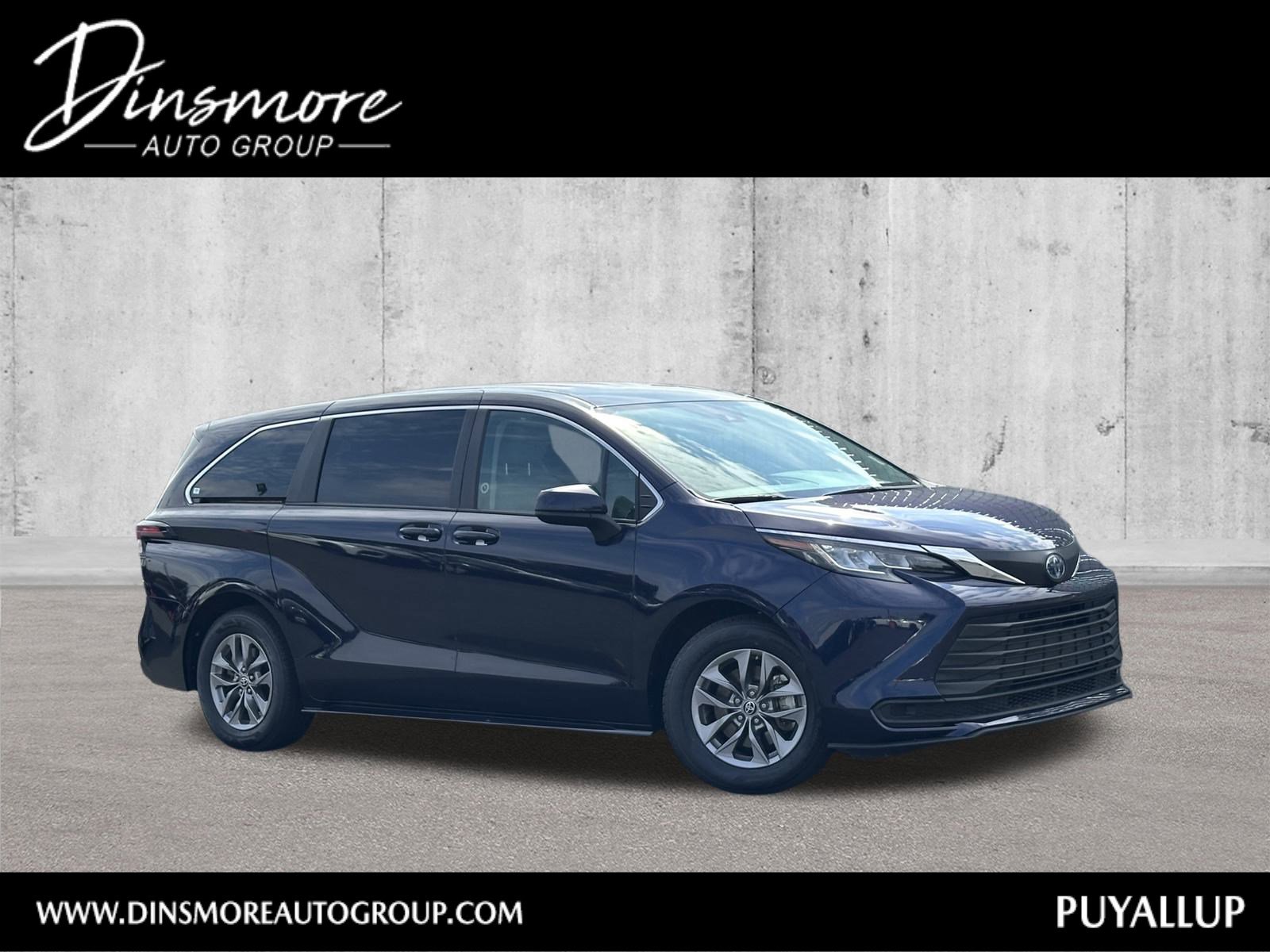 Used 2023 Toyota Sienna LE image 1